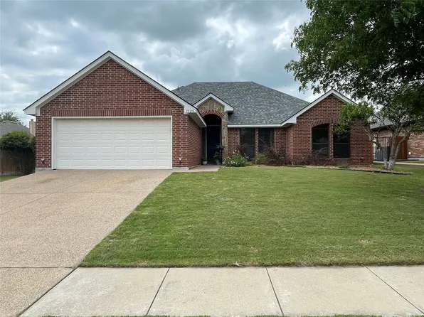 7520 Bunker Ct, Benbrook, TX 76126