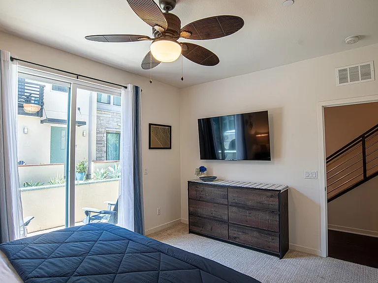 1562 Vista Del Mar Way #1 — Photo 22