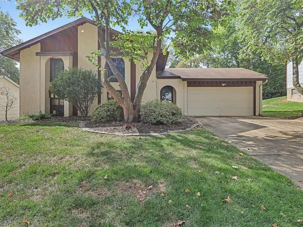 2349 Pheasant Run Dr, Maryland Heights, MO 63043