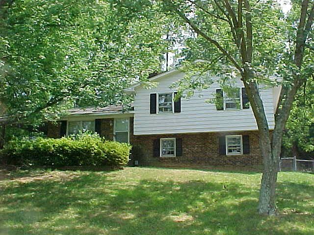 2nd image of 2205 Sierra Dr