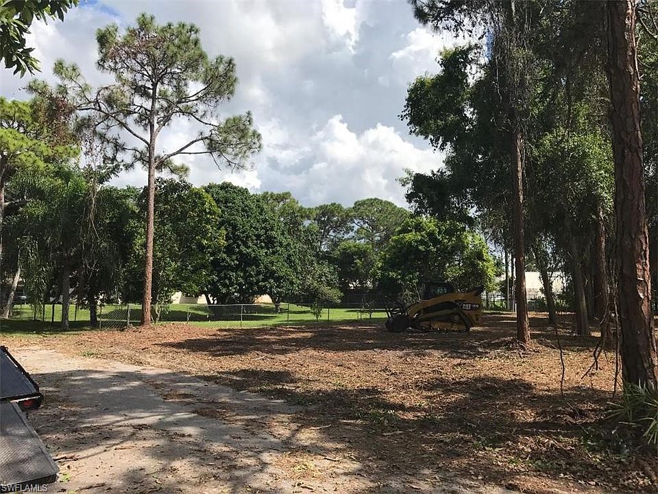 2nd image of 9047 Somerset Ln Lot 13
