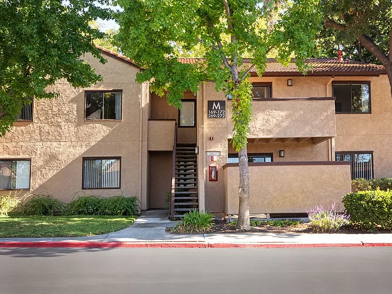 Mission Sierra Apartments — Photo 10