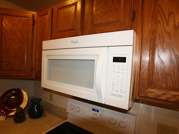 5th image of 10303 Mount Tacoma Dr SW
