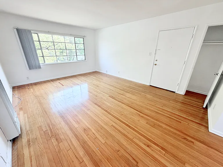 235 E California Blvd — Photo 7