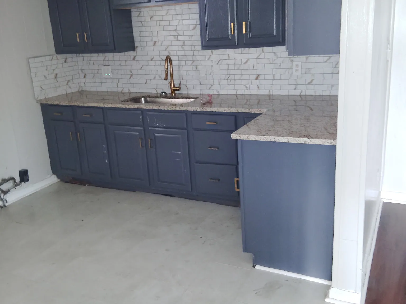 6 bed, 2764 sqft, $3,400 — Photo 2