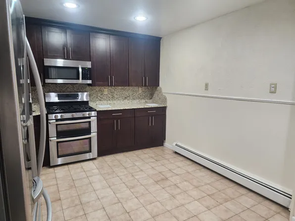 122 Jewett Avenue image 12 of 16