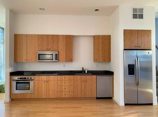 2870 Mandela Pkwy, Oakland, CA 94608
