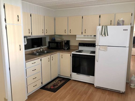 5th image of 2701 34th St N #426