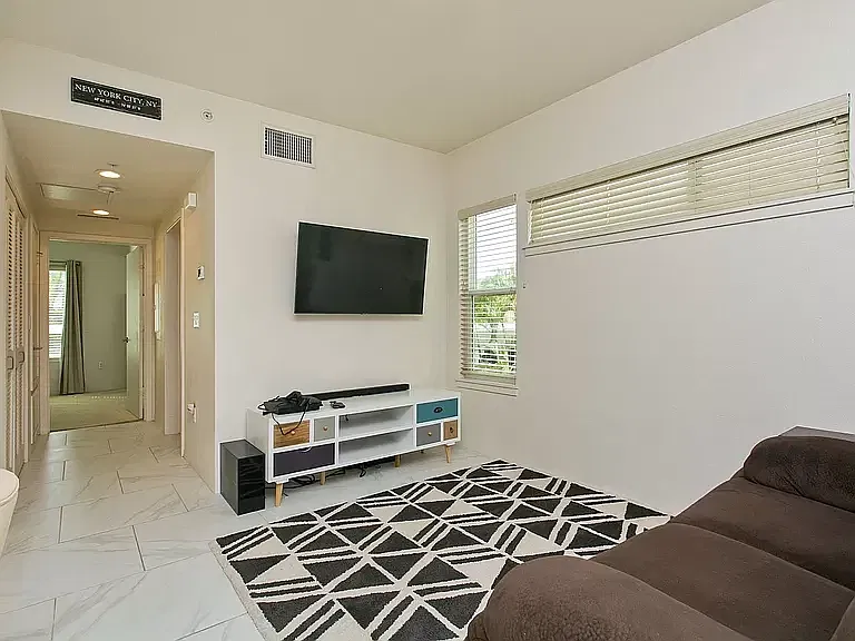 2 bed, $1,500 — Photo 3