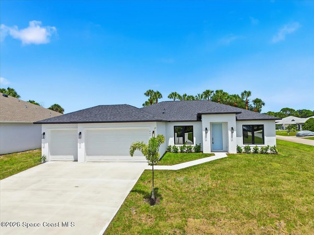 4 bed, 3.0 bath, 2028 sqft, $2,895 — Photo 1