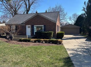 1921 Beverly St, Keego Harbor, MI