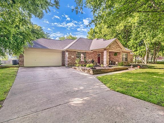 3rd image of 119 Carrington Dr