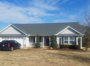 348 Bent River Dr, Inman, SC 29349