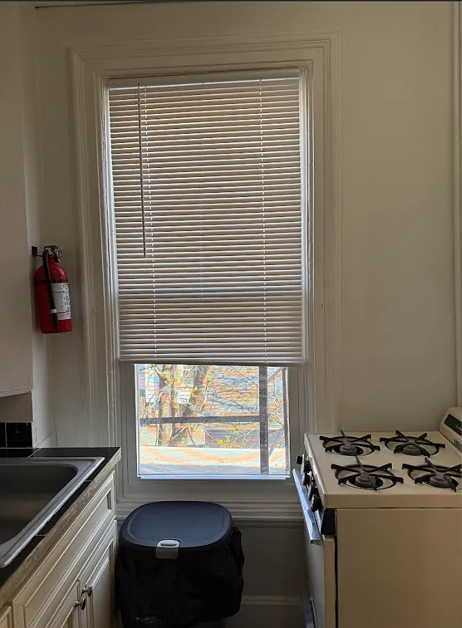 1 bed, 900 sqft, $2,100 — Photo 3