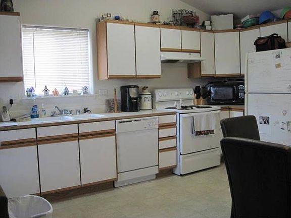 3rd image of 713 Penrose St