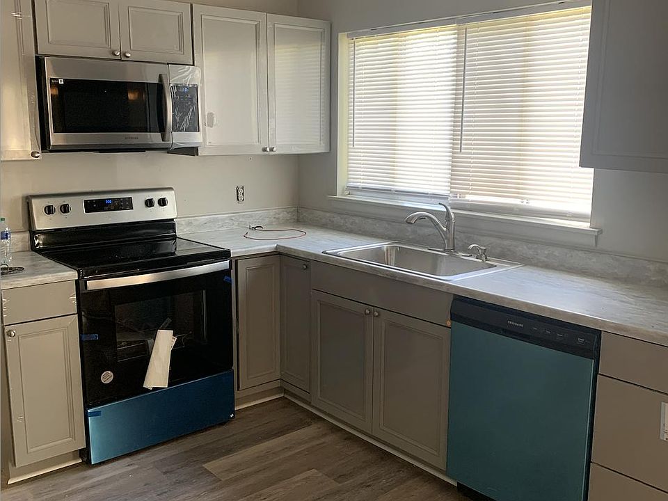 1st image of 501 Circle Dr NE
