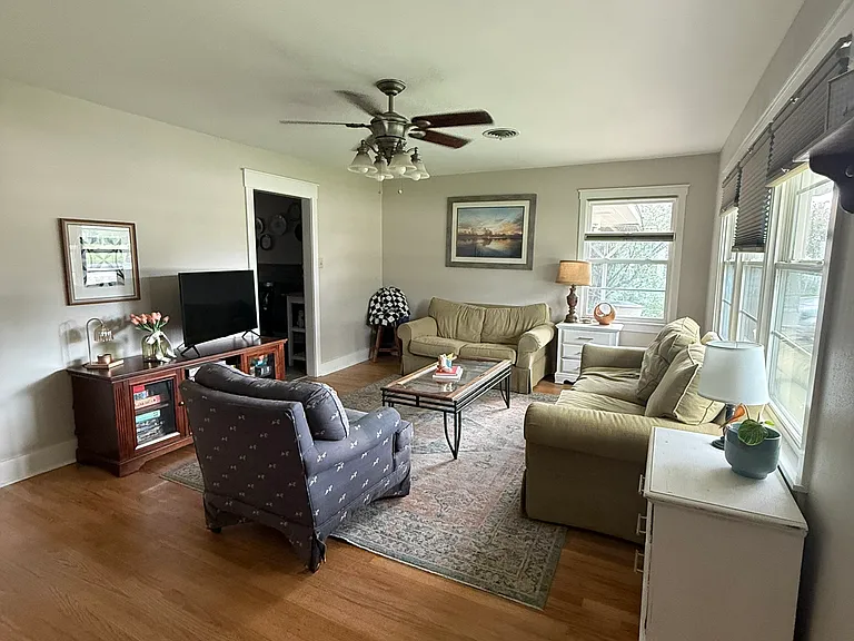 701 S Coulter Dr — Photo 3