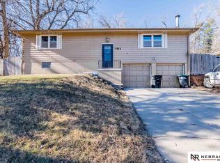 7912 N 40th St, Omaha, NE 68112