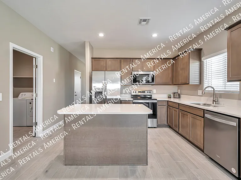 36517 N Senepol St — Photo 3