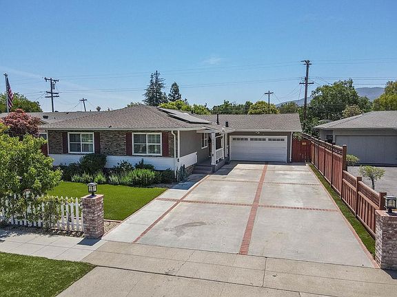 3rd image of 1922 Rosswood Dr