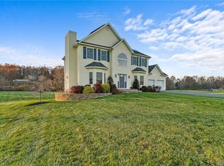 29 Tweddle Farm Ln, Montgomery, NY 12549