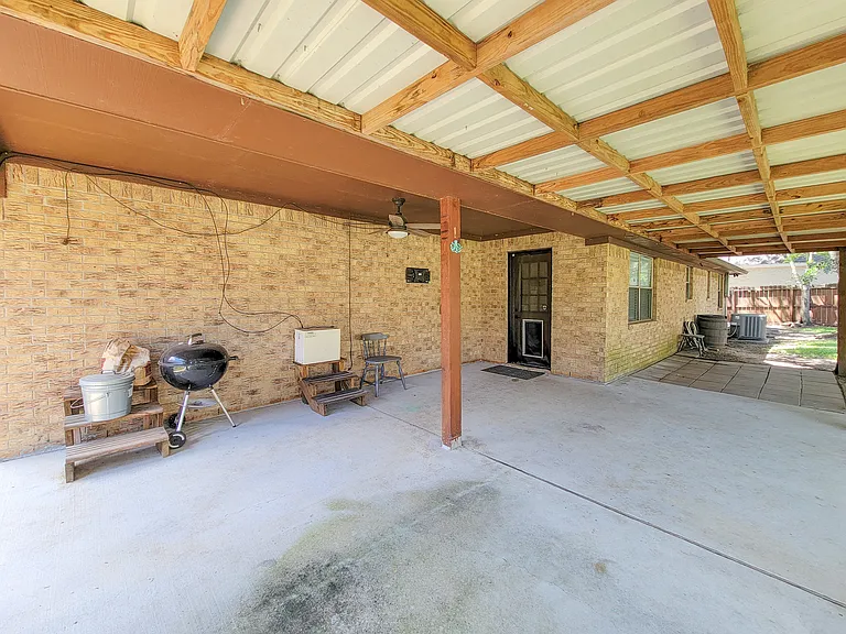10282 Valley Dr S — Photo 36