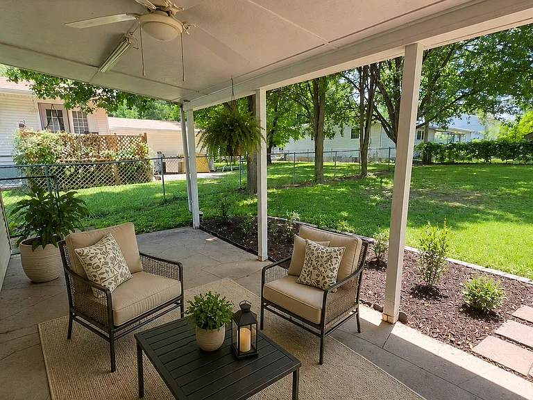 1223 Esterling Dr — Photo 20