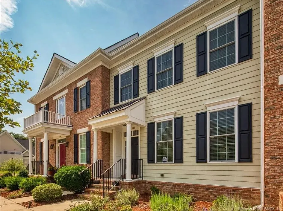 3 bed, 2119 sqft, $2,850 — Photo 3