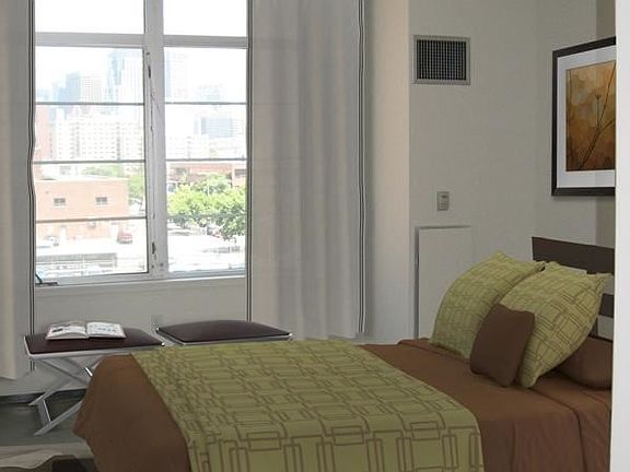 5th image of 160 E Berkeley St APT 517