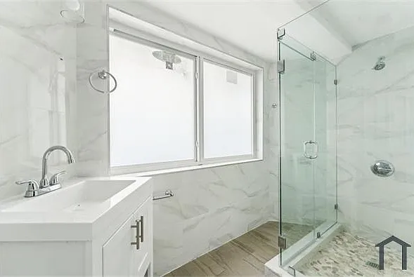 1451 SW 5th Ave — Photo 1