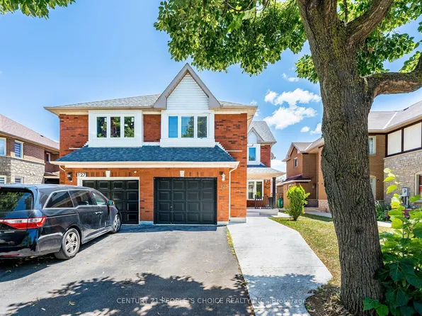 125 Rainforest Dr, Brampton, ON L6R 1A3