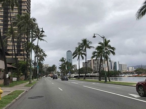 Exterior Neighborhood (street photo)