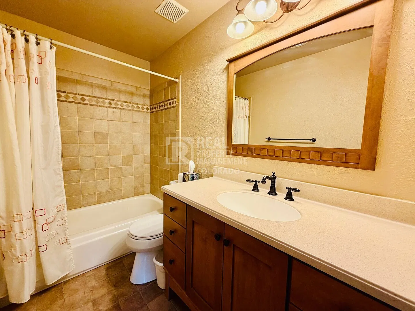 Spacious 3-Bedroom, 3-Bath at Green Mountain! — Photo 4