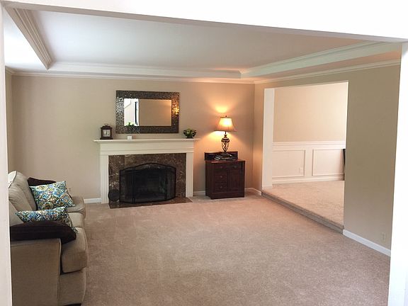 Living / Dining Rm