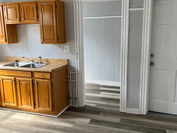 103 3rd St #2-R, Leominster, MA 01453