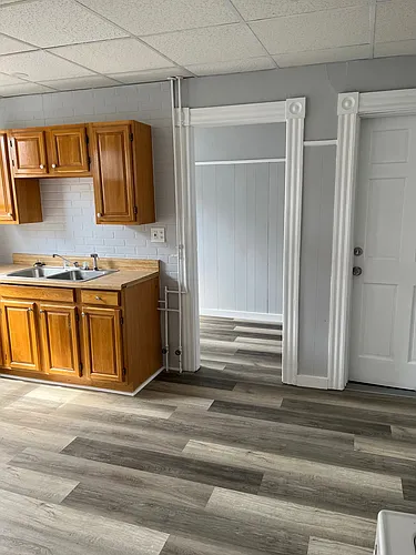 103 3rd St #2-R Photo 1