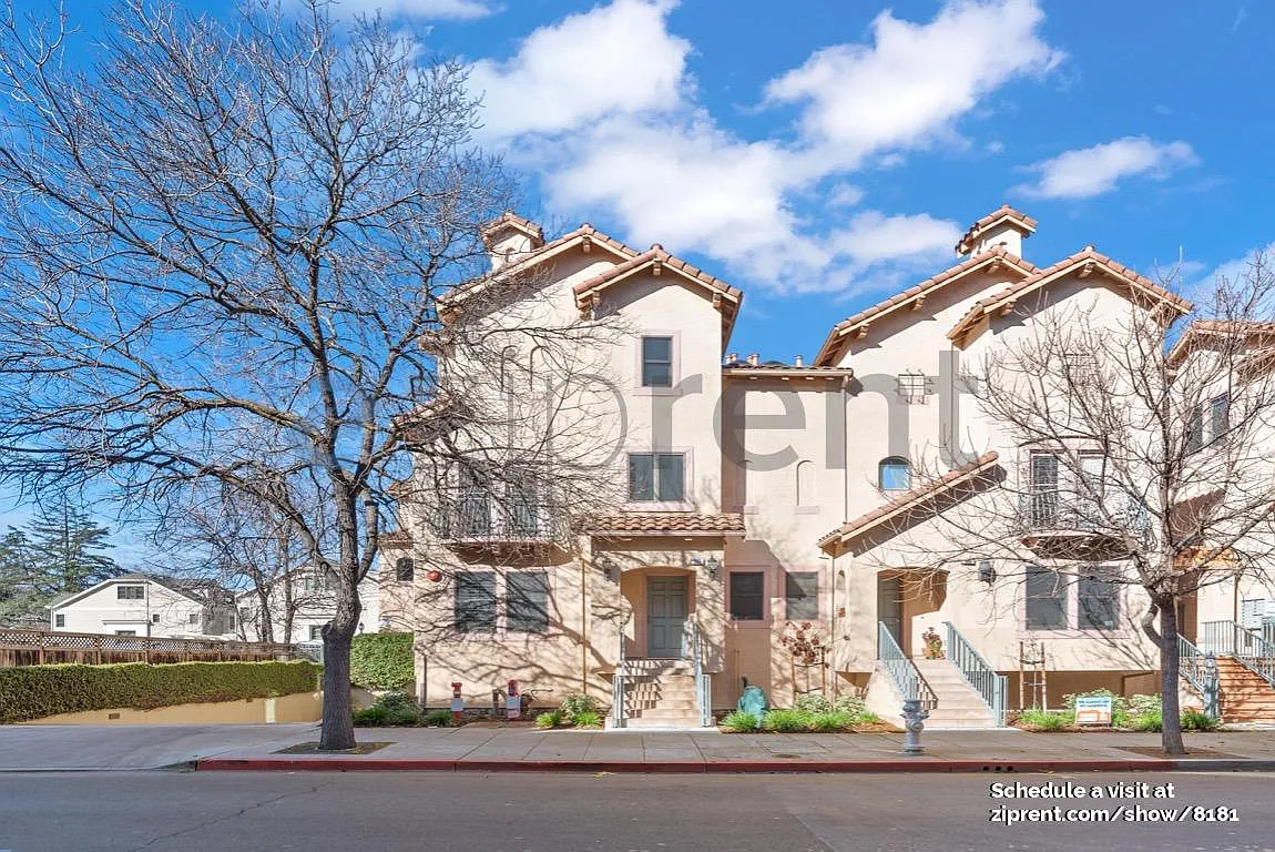 3 bed, 2.5 bath, 1623 sqft, $5,355 — Photo 1