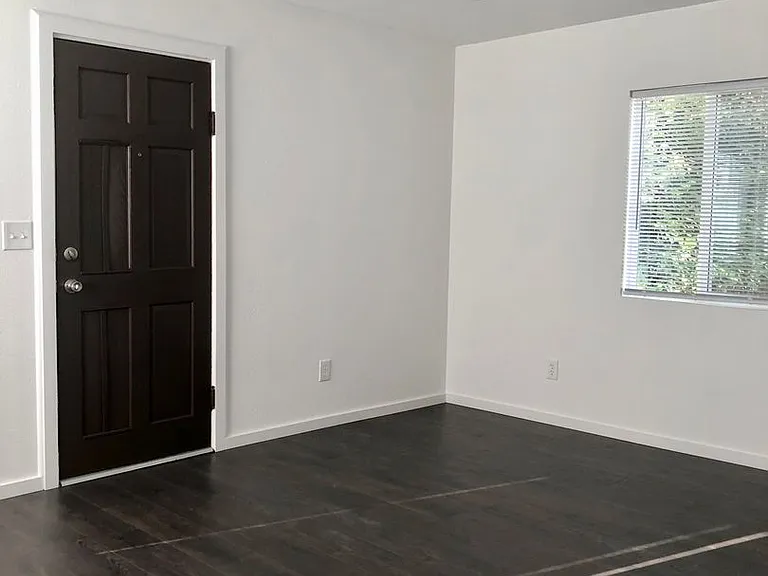 326 Ford Ave — Photo 20