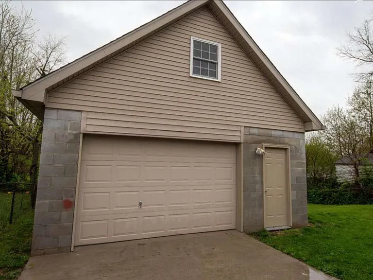 2 car garage with room above garage