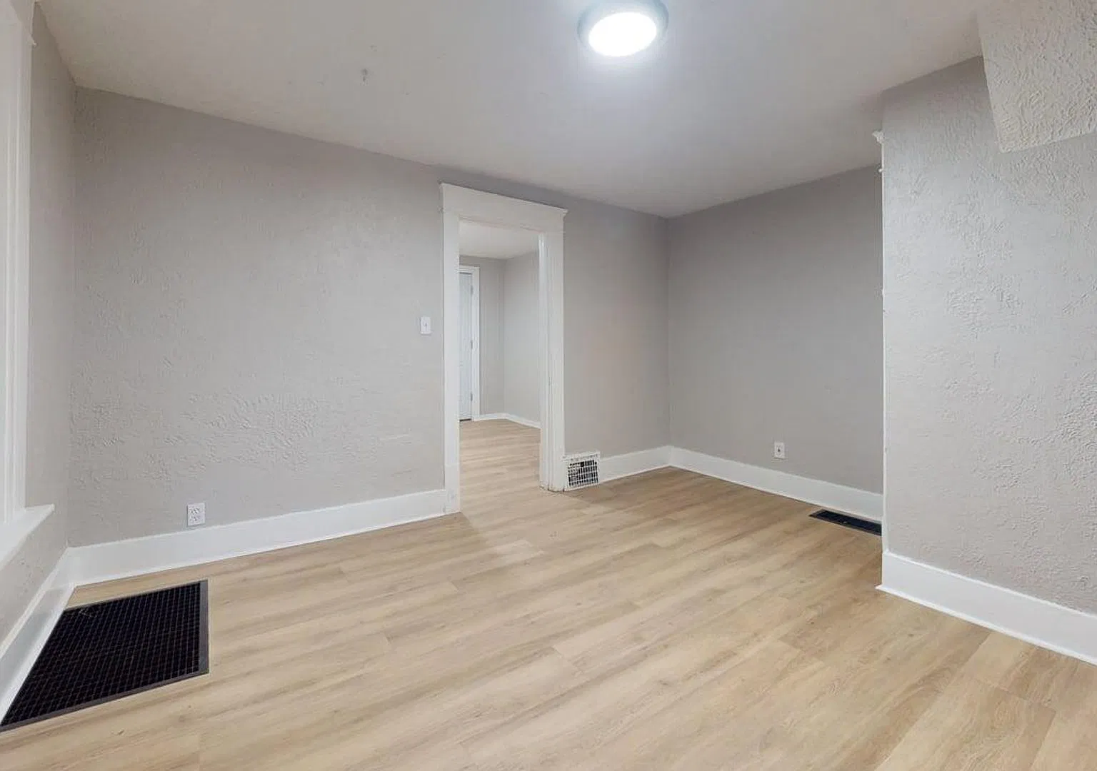 1141 McKinley Ave — Photo 1