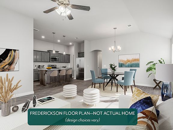 Breakfast Area and Living Area