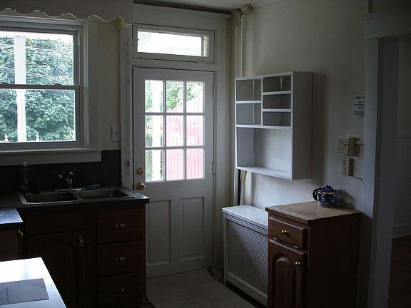 entrance to kitchen