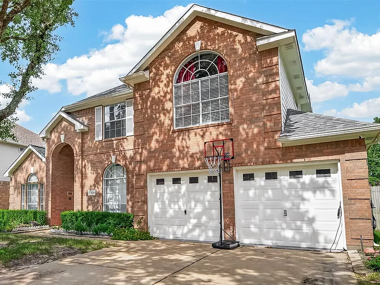 6514 Kings Summit Dr — Photo 4
