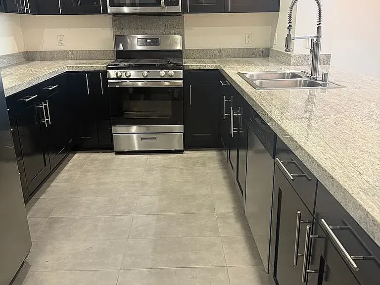 Bloomfield - 10625 — Photo 19