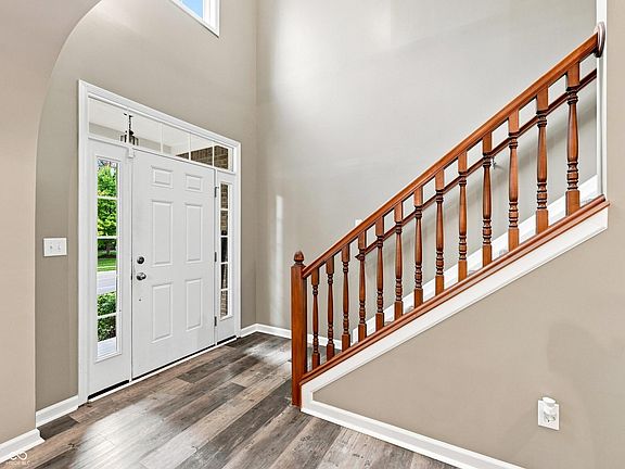 3rd image of 7643 Jessica Ln