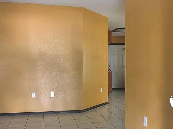 3rd image of 5146 Hugo Dr