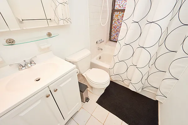 Rented by Genik Group Corp | media 10