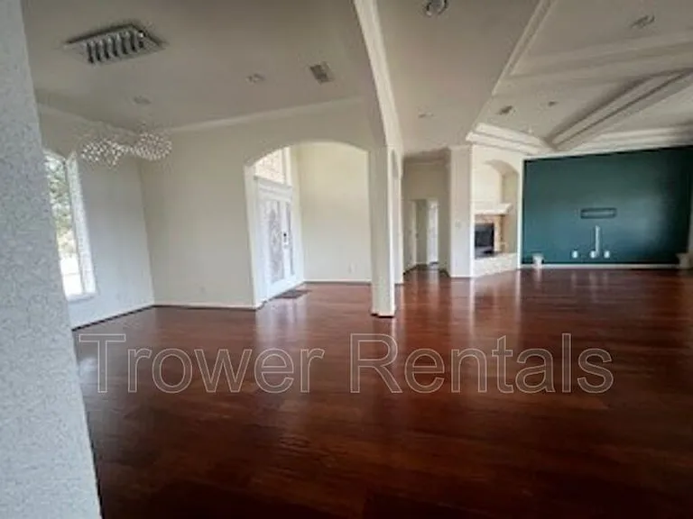 8104 San Antonio St — Photo 52