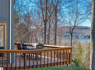 4692 E Duck Lake Rd, Lake Leelanau, MI 49653