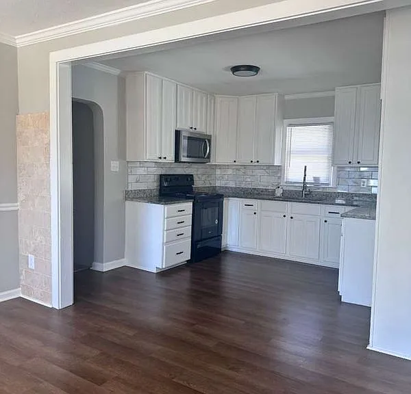 435 Central Dr NW — Photo 4